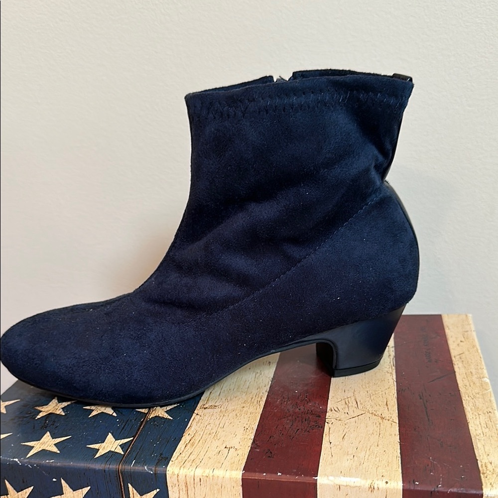 Salon Studio Faux Suede Ankle Booties | Blue Denim | 8W | New in Box